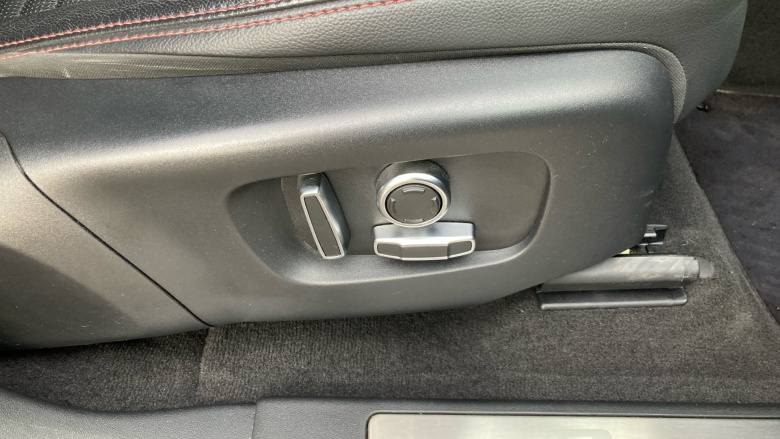 Land Rover Discovery Sport 1.5 P300e Urban Edition 5dr Auto [5 Seat] Station Wagon